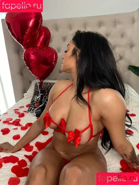 Adrian Michelle / LFL Player / footballher1 / imastartariot3 Onlyfans Photo Gallery 