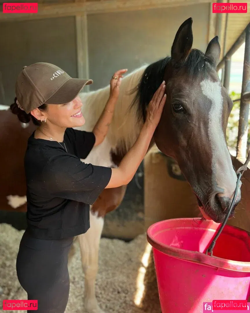 Lucy Hale Onlyfans Photo Gallery 