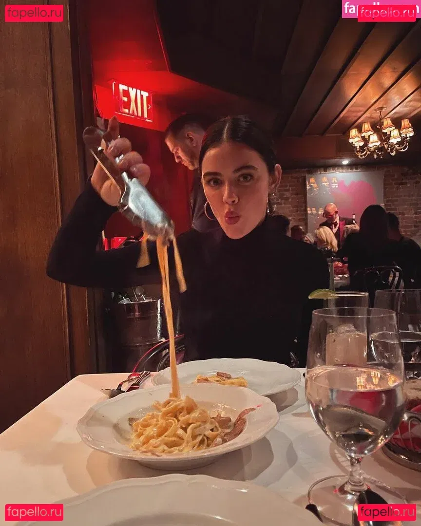 Lucy Hale Onlyfans Photo Gallery 