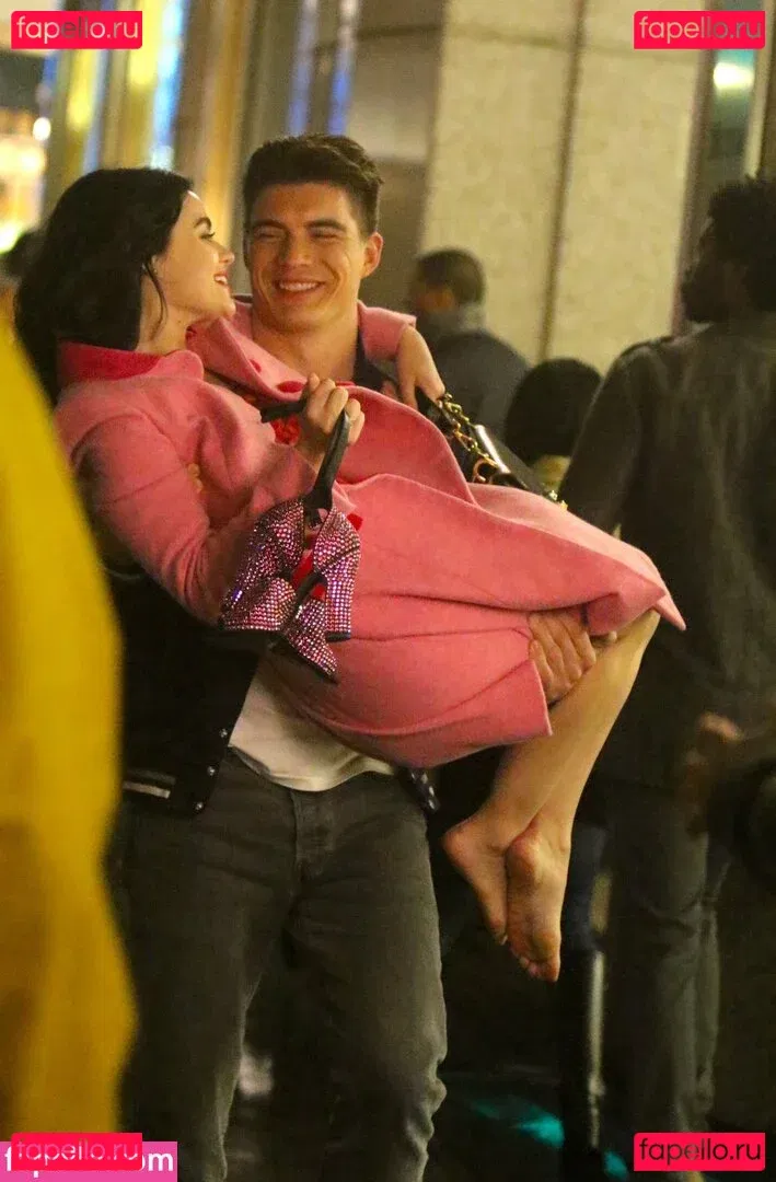 Lucy Hale Onlyfans Photo Gallery 