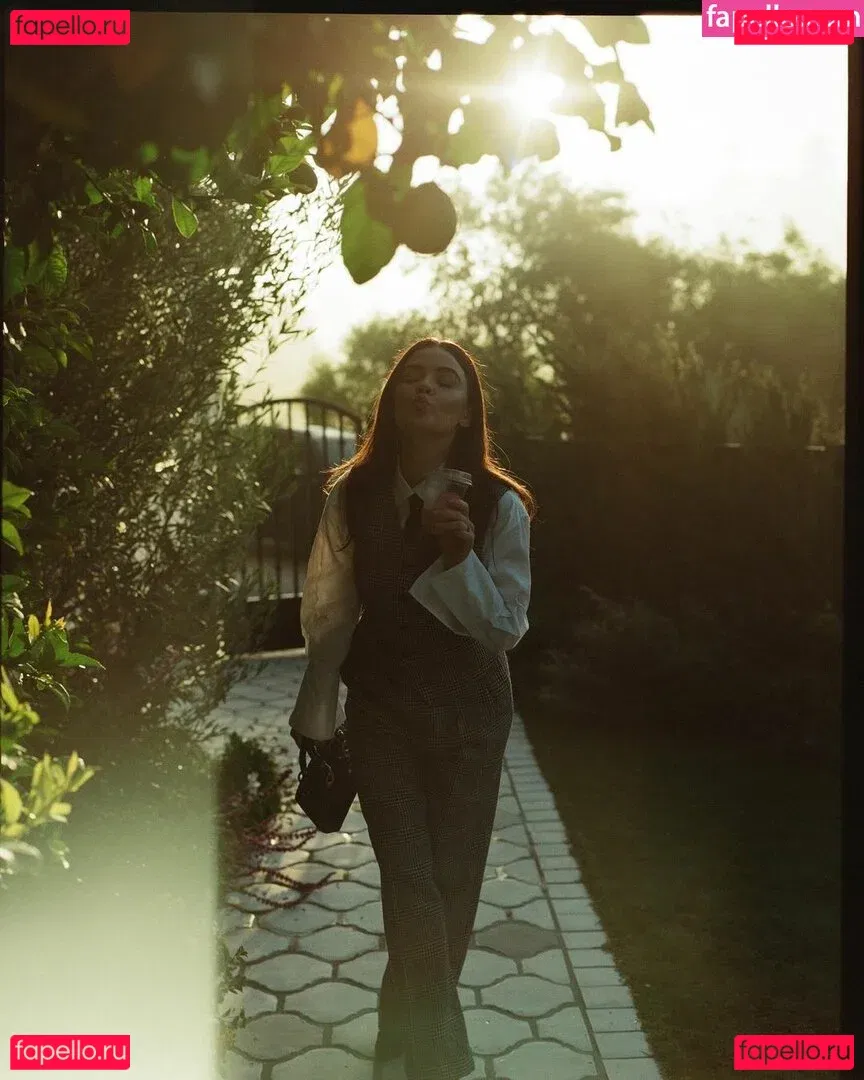 Lucy Hale Onlyfans Photo Gallery 