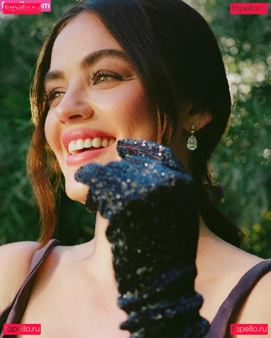 Lucy Hale Onlyfans Photo Gallery 