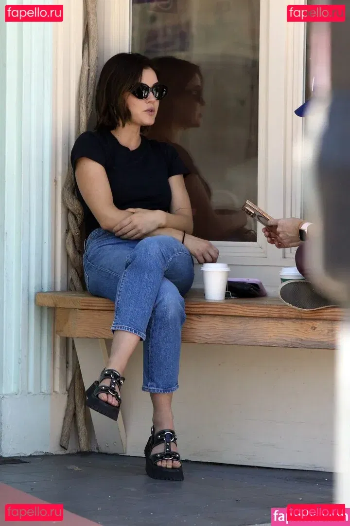 Lucy Hale Onlyfans Photo Gallery 