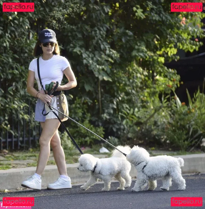 Lucy Hale Onlyfans Photo Gallery 