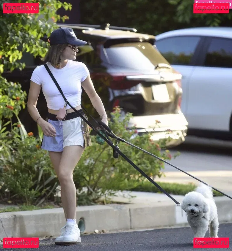 Lucy Hale Onlyfans Photo Gallery 