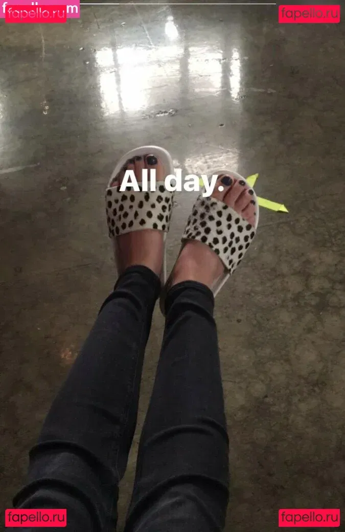 Lucy Hale Onlyfans Photo Gallery 