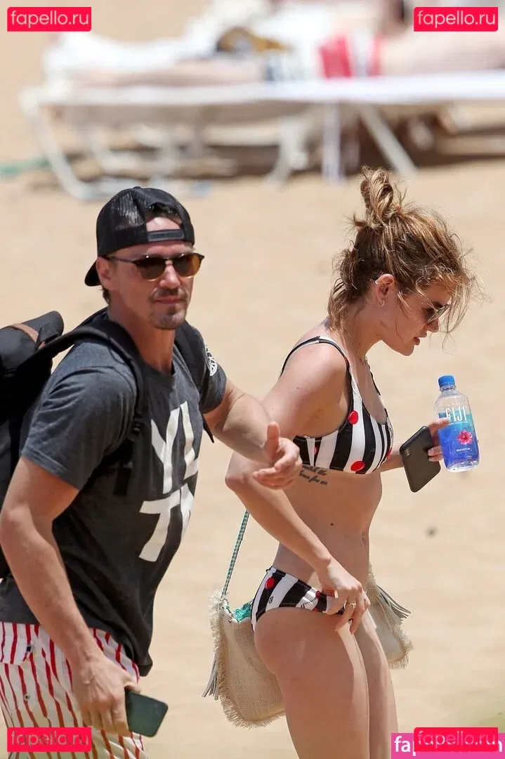 Lucy Hale Onlyfans Photo Gallery 