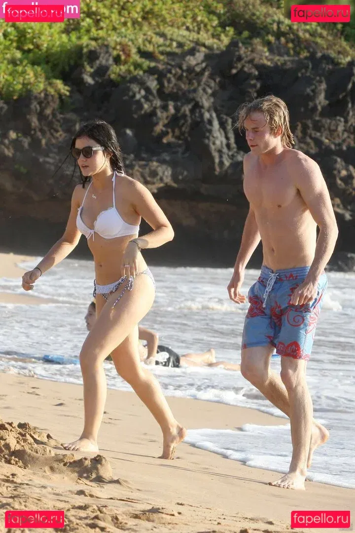 Lucy Hale Onlyfans Photo Gallery 