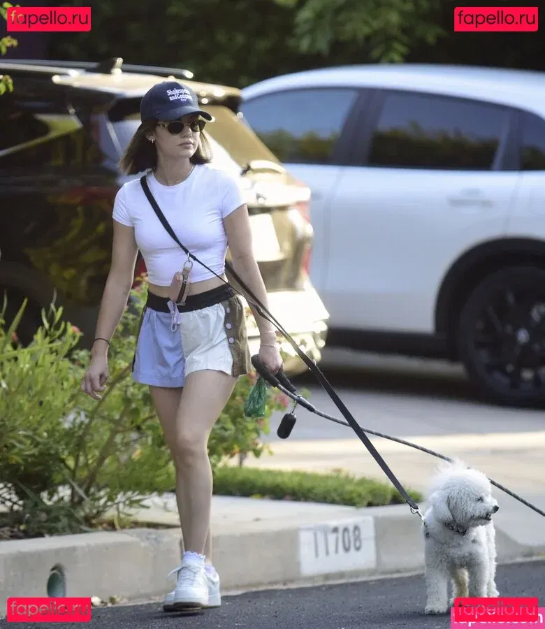 Lucy Hale Onlyfans Photo Gallery 