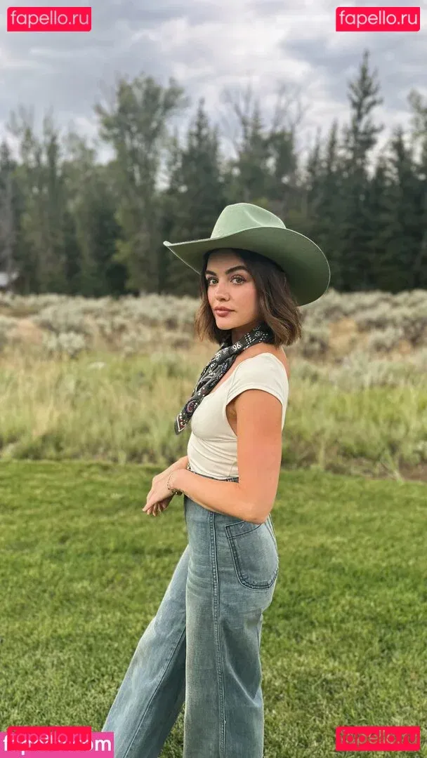 Lucy Hale Onlyfans Photo Gallery 