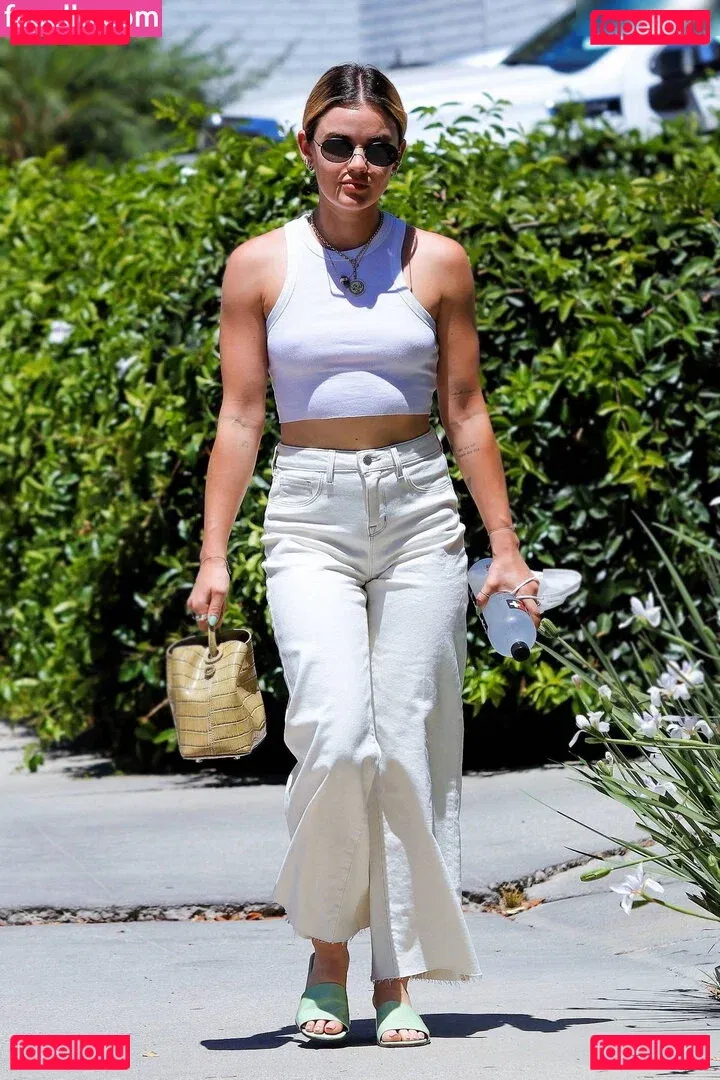 Lucy Hale Onlyfans Photo Gallery 