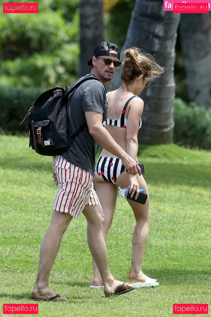 Lucy Hale Onlyfans Photo Gallery 