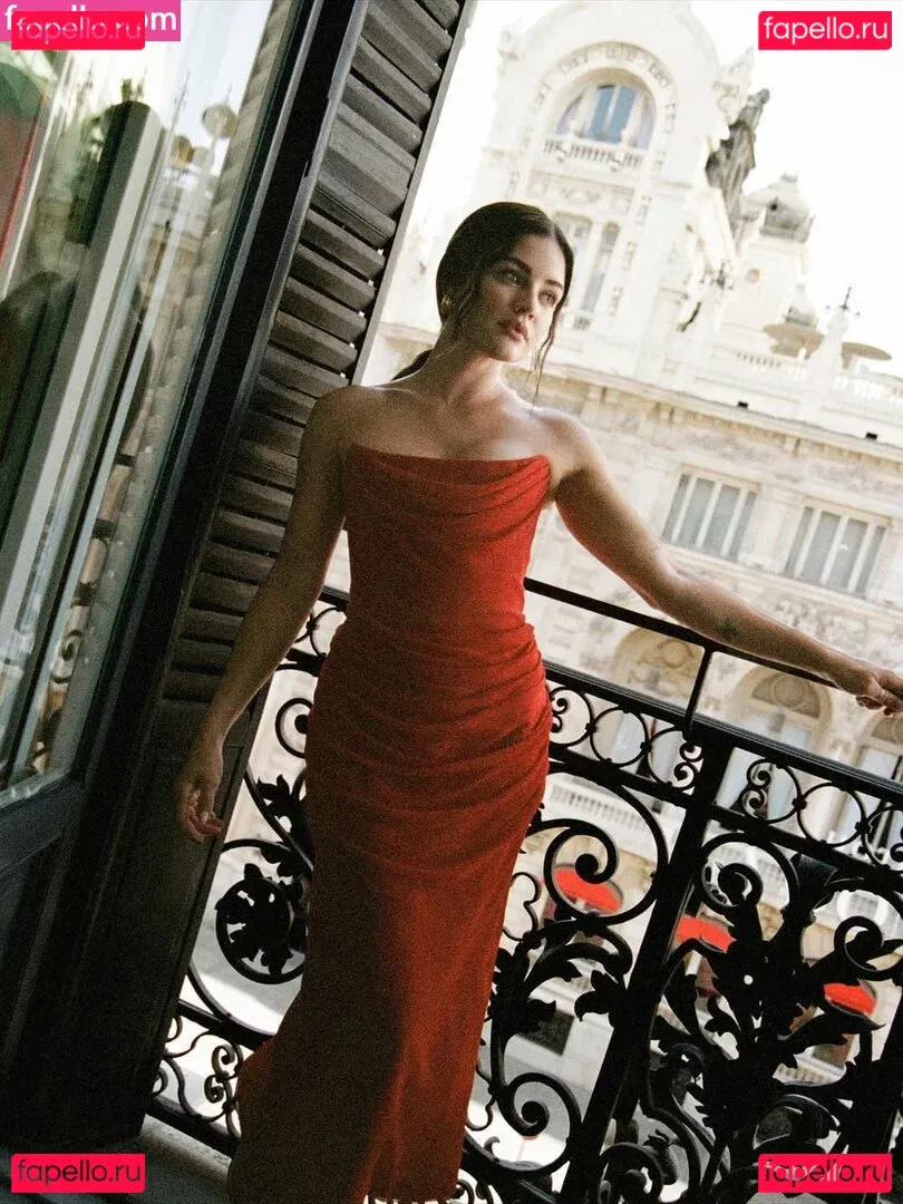 Lucy Hale Onlyfans Photo Gallery 