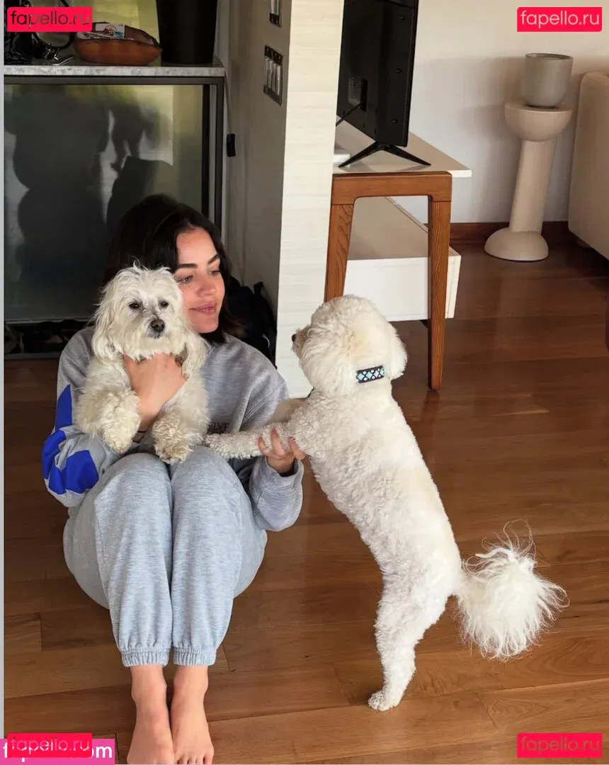 Lucy Hale Onlyfans Photo Gallery 