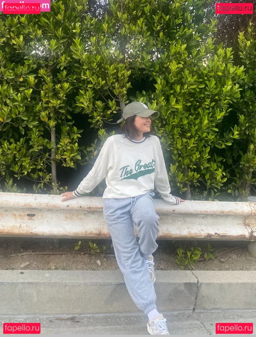 Lucy Hale Onlyfans Photo Gallery 