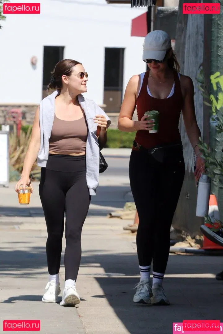 Lucy Hale Onlyfans Photo Gallery 