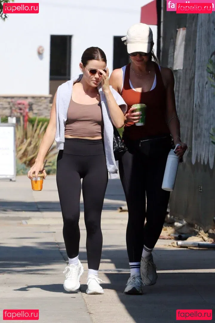 Lucy Hale Onlyfans Photo Gallery 