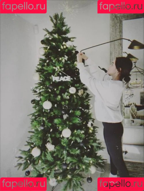 Lucy Hale Onlyfans Photo Gallery 