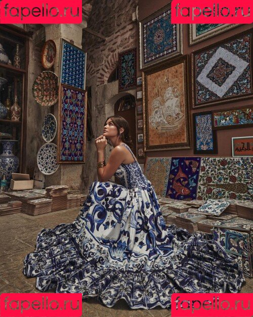 Lucy Hale Onlyfans Photo Gallery 