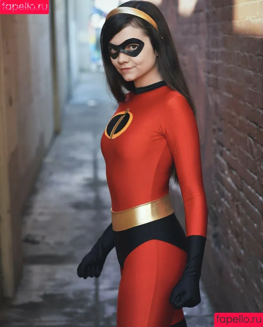 Mina Kess / kess.ink / minakess Onlyfans Photo Gallery 