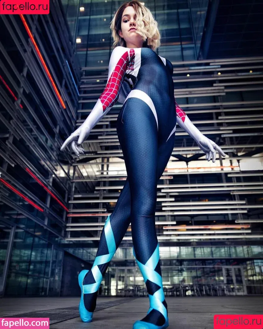 Mina Kess / kess.ink / minakess Onlyfans Photo Gallery 