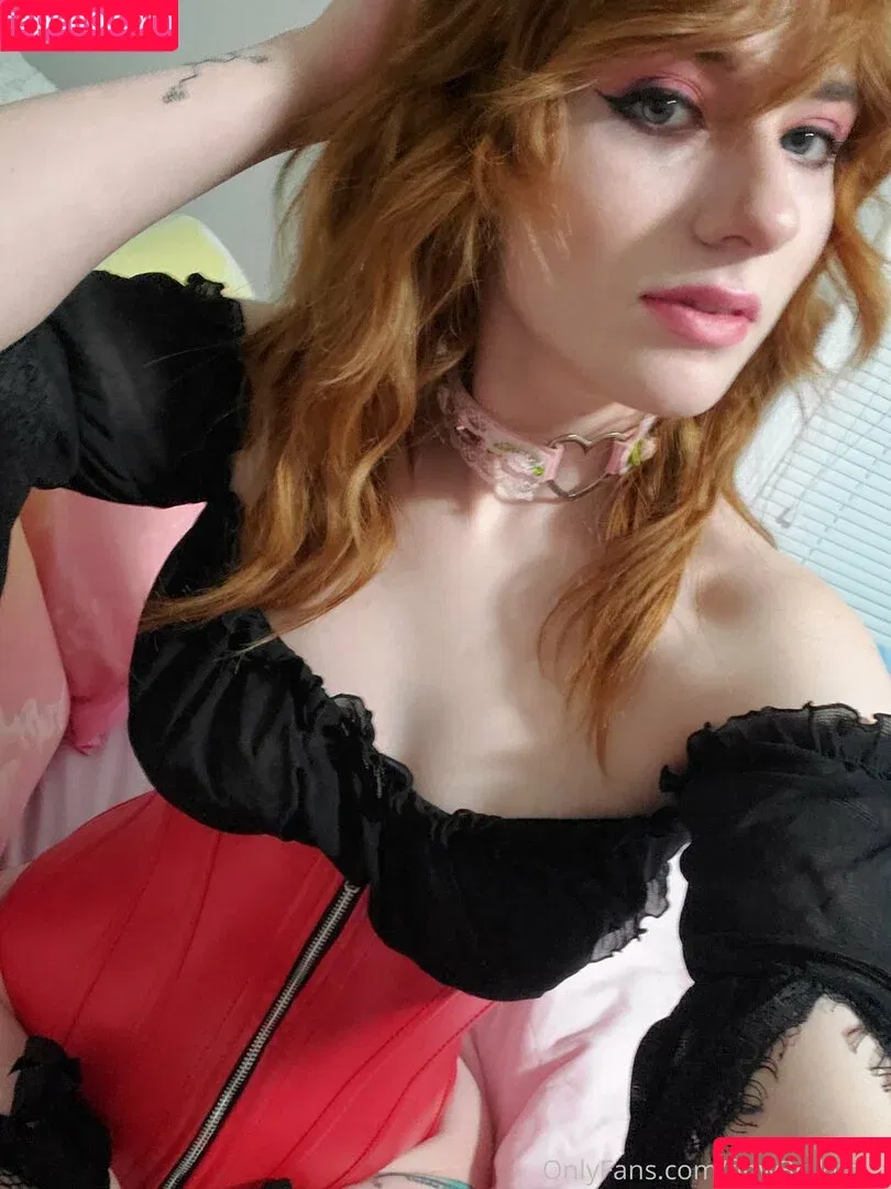 flow3r_kitt3n / littl3_flow3r_kitt3n Onlyfans Photo Gallery 