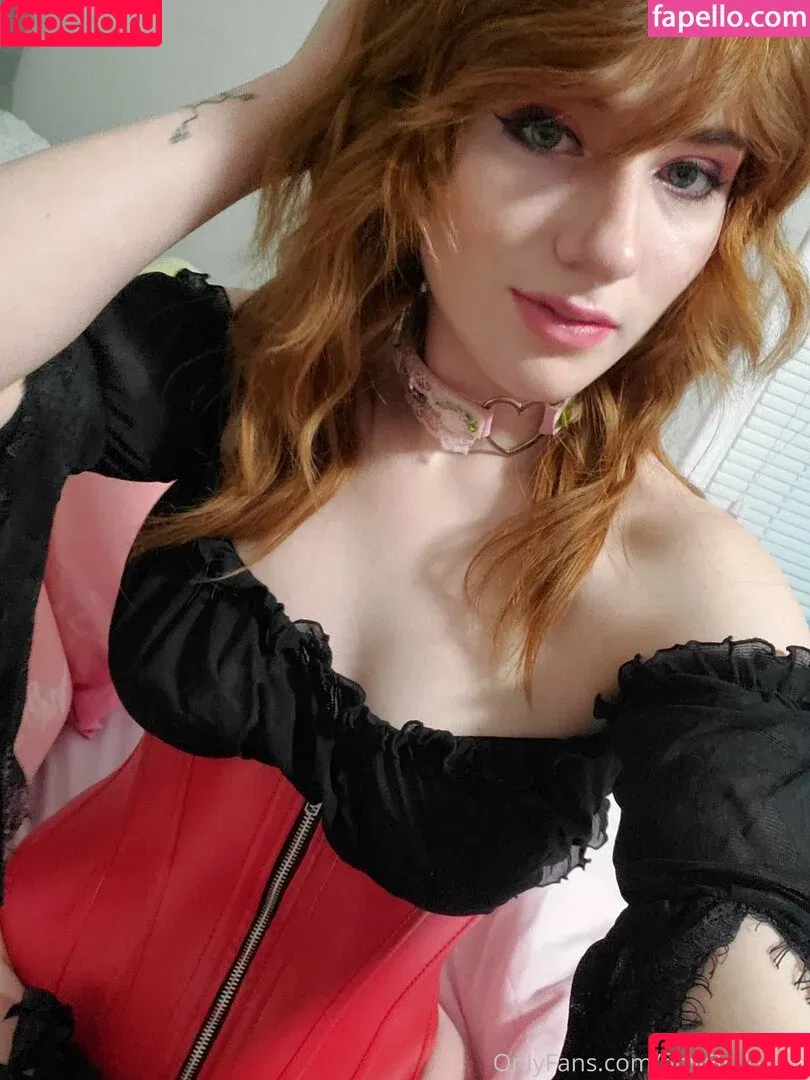 flow3r_kitt3n / littl3_flow3r_kitt3n Onlyfans Photo Gallery 