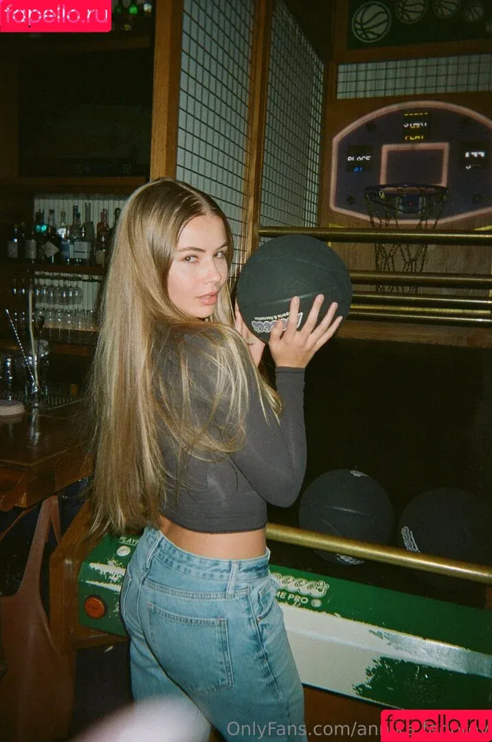 annika.fedorov Onlyfans Photo Gallery 