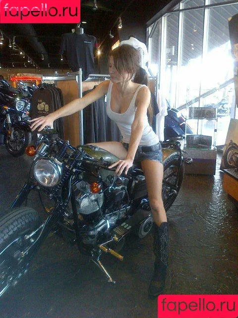 Jenni Lee / definitleejenni Onlyfans Photo Gallery 