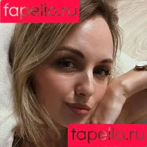 KrisN / kris.uncovered / nikkikris / nkris / piypiy32 Onlyfans Photo Gallery 