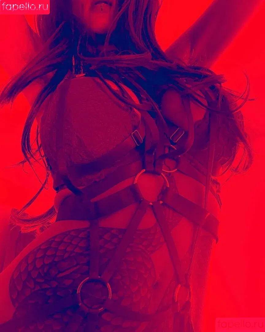 SilentMary / maryharutyunian / silentmary666 Onlyfans Photo Gallery 