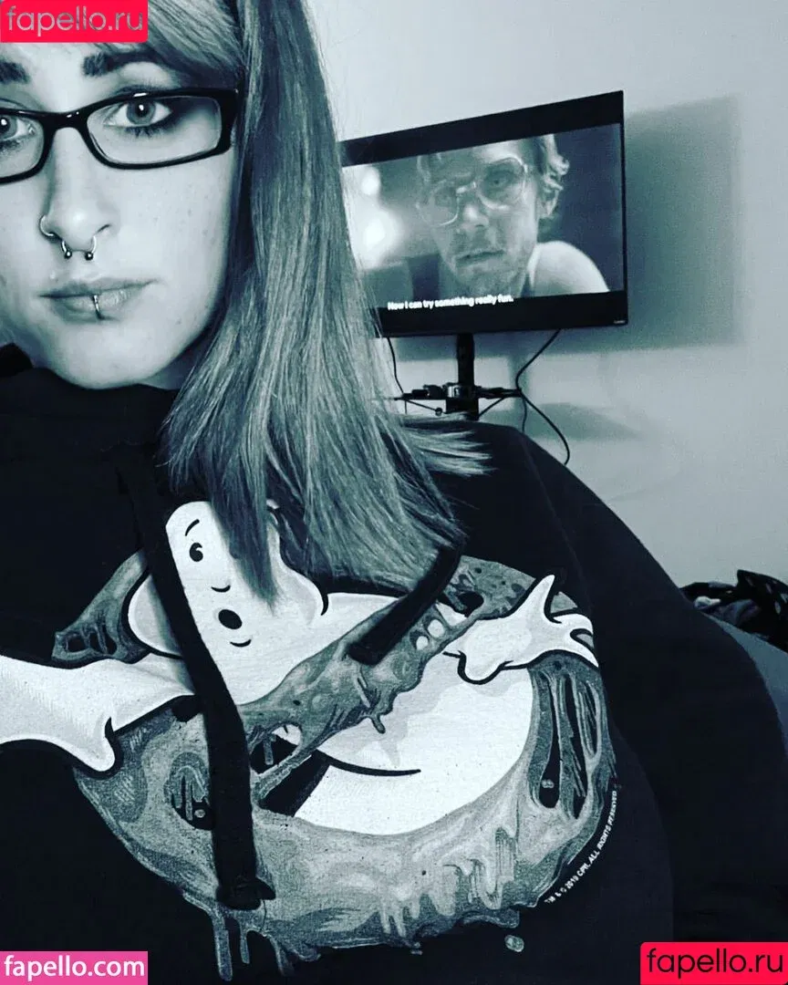 SilentMary / maryharutyunian / silentmary666 Onlyfans Photo Gallery 