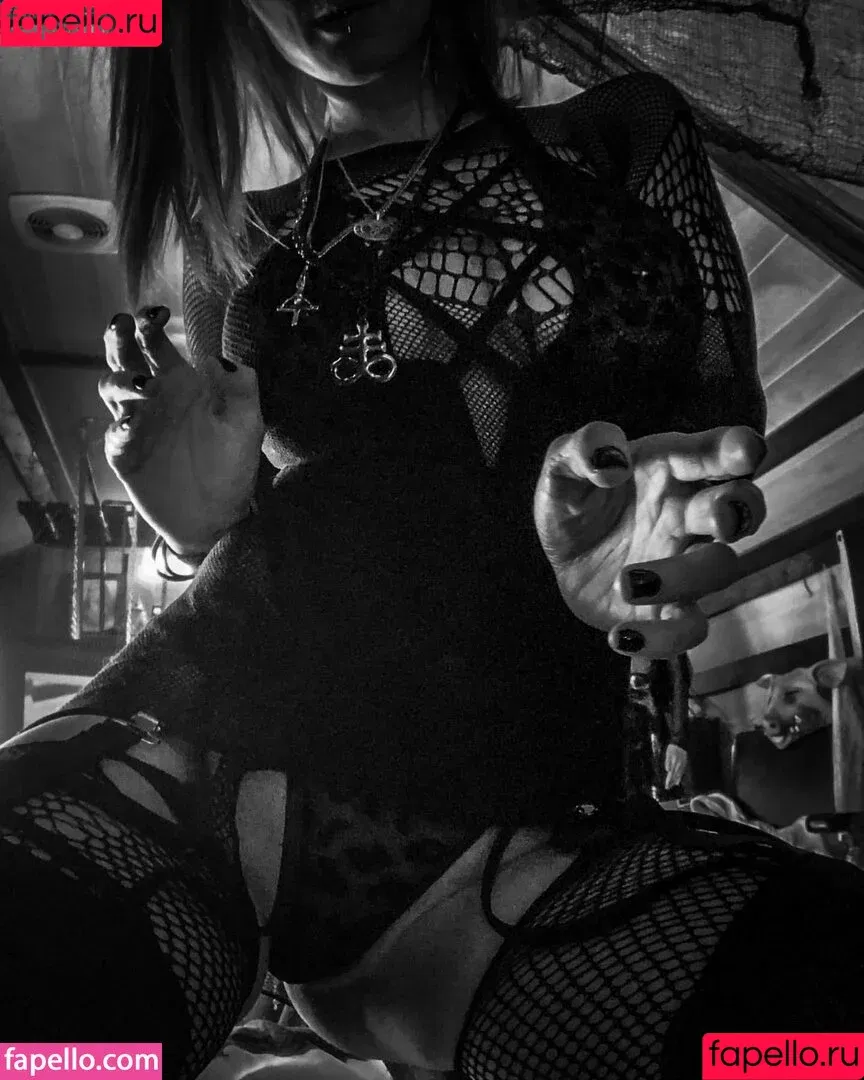 SilentMary / maryharutyunian / silentmary666 Onlyfans Photo Gallery 