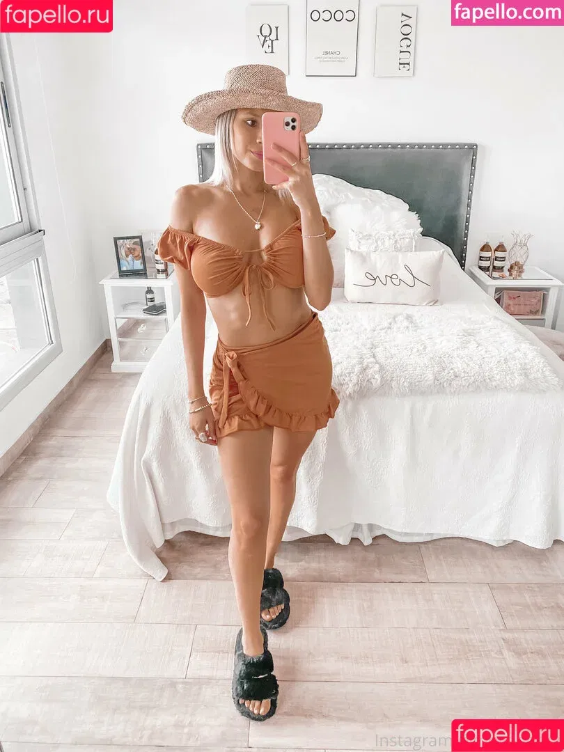 moyanoflor Onlyfans Photo Gallery 