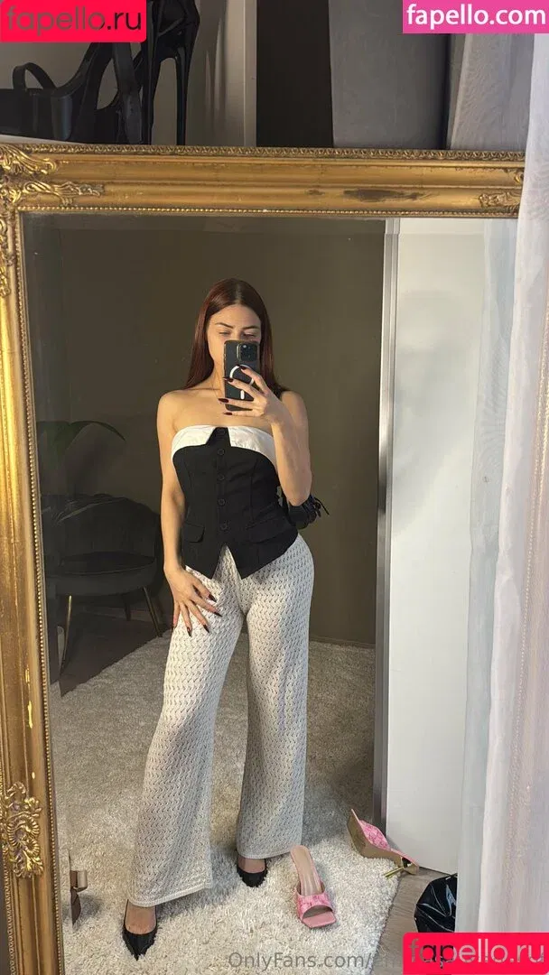 emmasauvages / emmasauvagesof Onlyfans Photo Gallery 