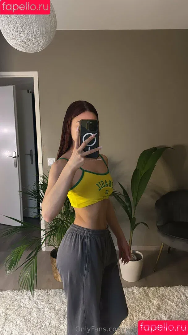 emmasauvages / emmasauvagesof Onlyfans Photo Gallery 