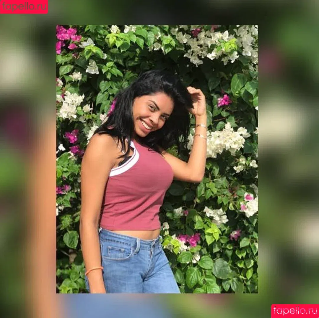 Karen Garcia / Karengarciaalf / karengarcia9 Onlyfans Photo Gallery 