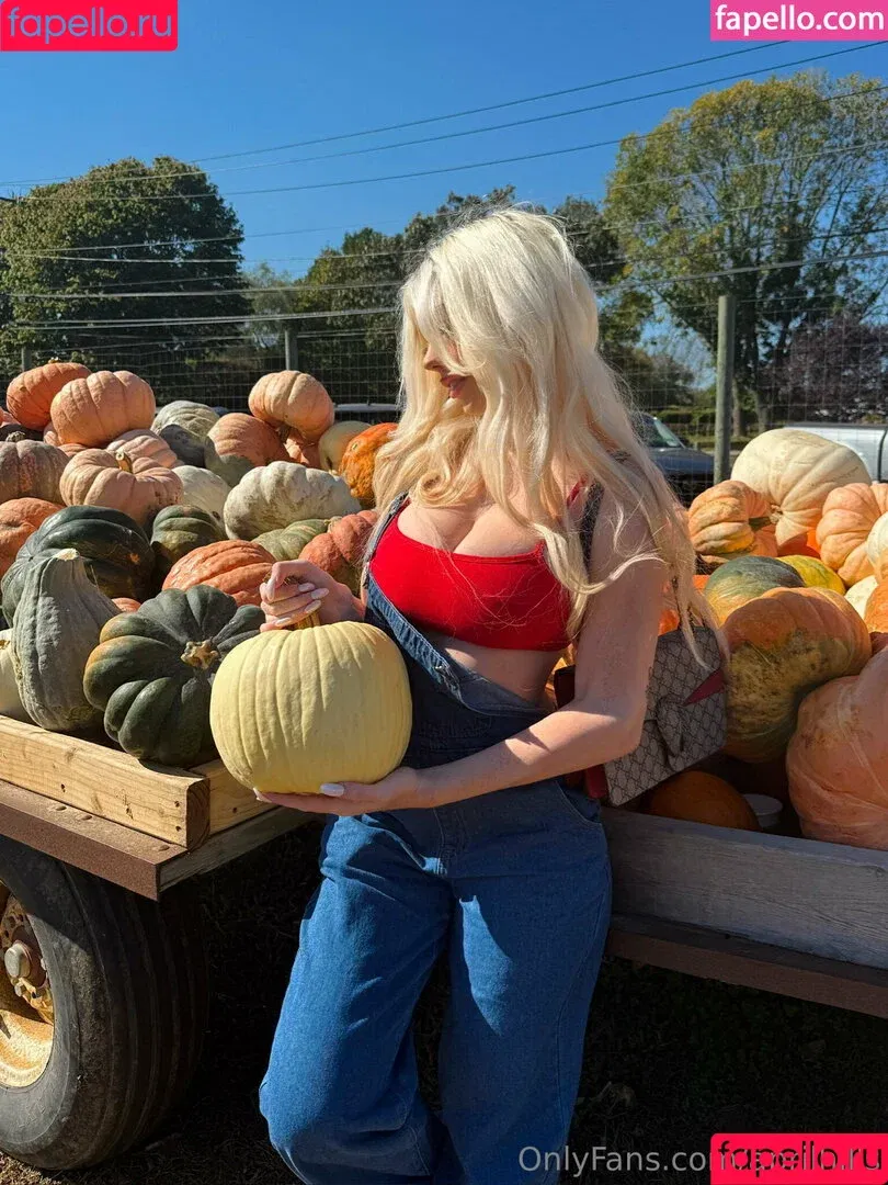 april_thehills / aprilhills / aprilhillsxox Onlyfans Photo Gallery 