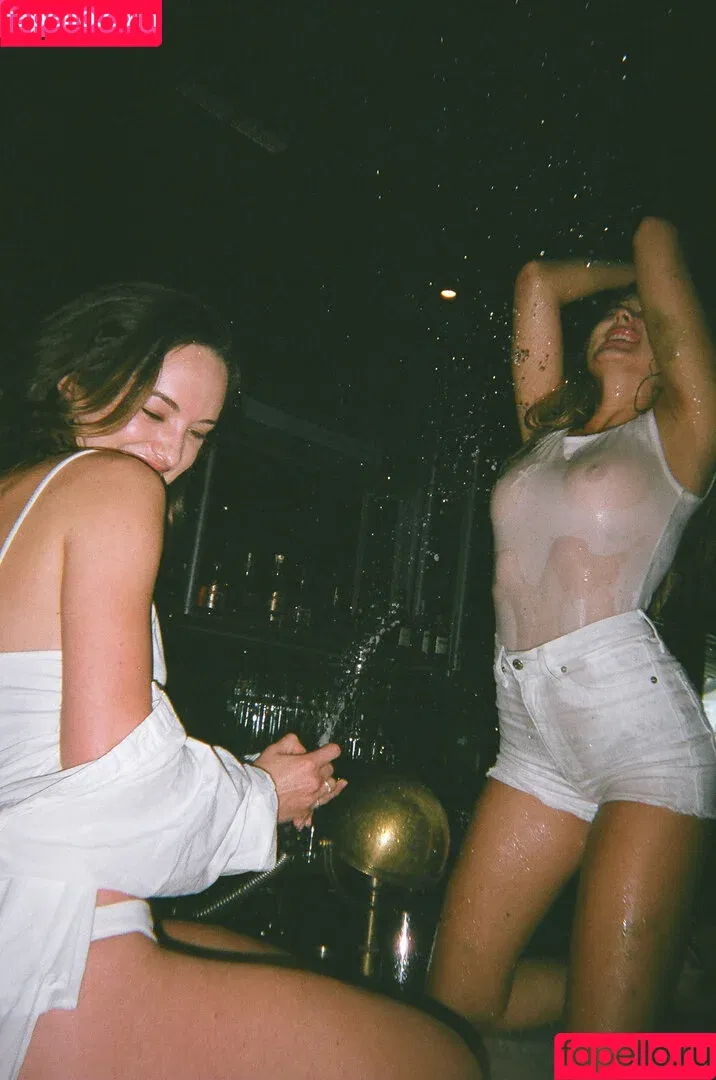 Charlotte Lawrence / charlottelawr / charlotteslawrence Onlyfans Photo Gallery 