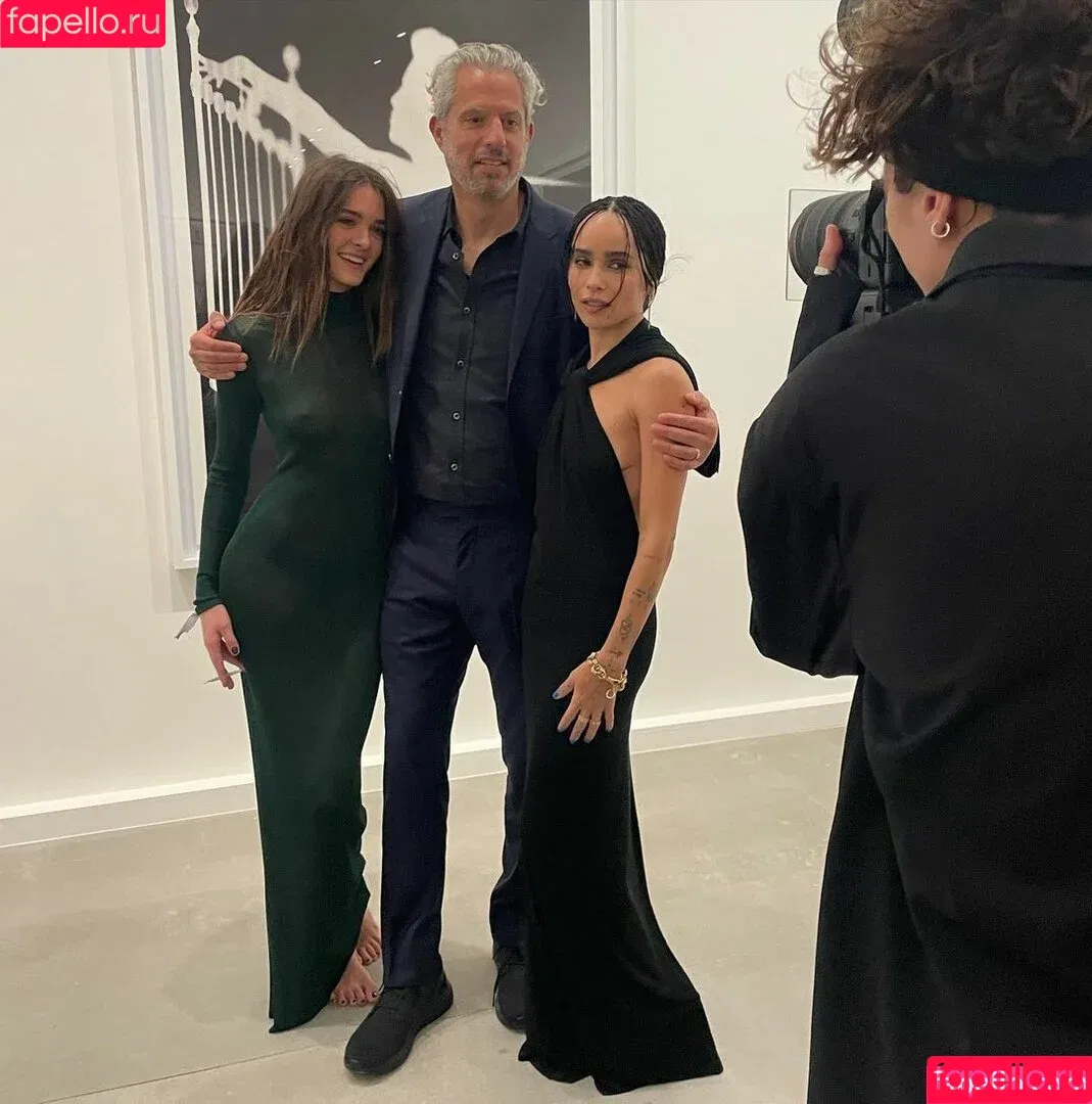 Charlotte Lawrence / charlottelawr / charlotteslawrence Onlyfans Photo Gallery 