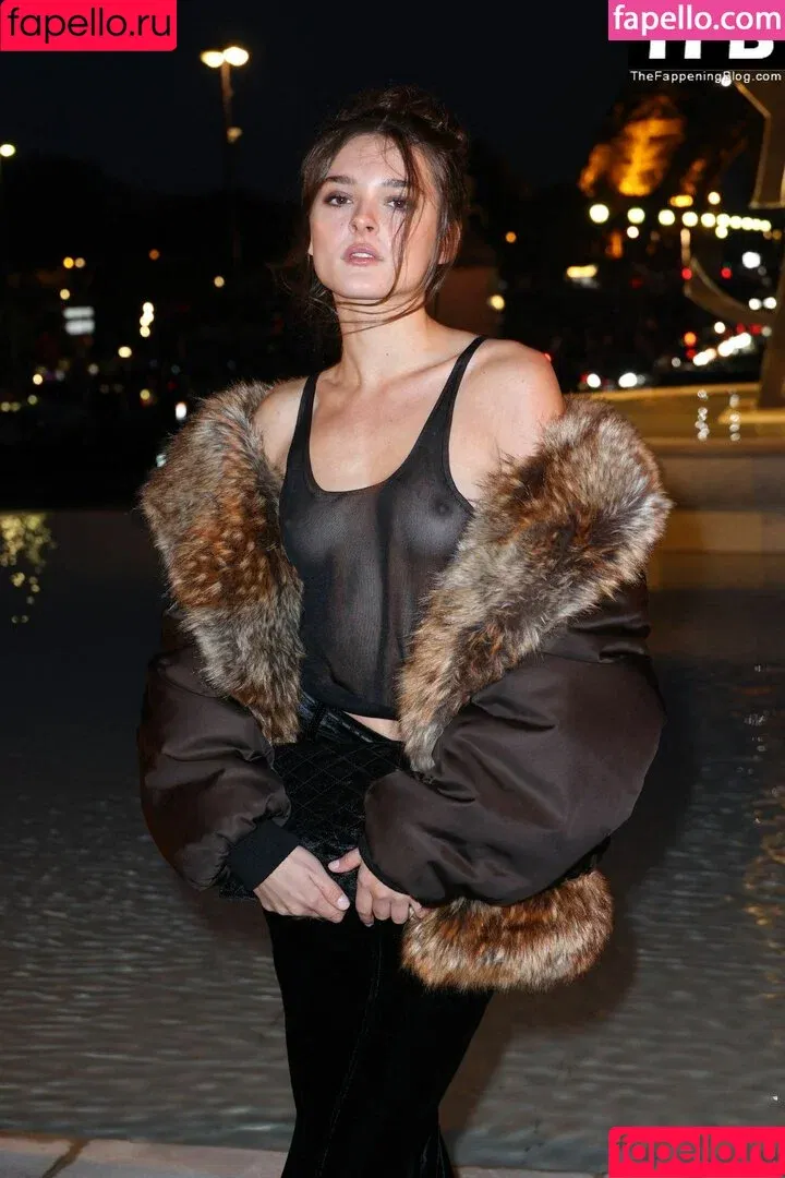 Charlotte Lawrence / charlottelawr / charlotteslawrence Onlyfans Photo Gallery 