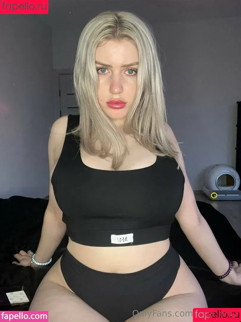 leila_may / mia_maya / mia_maya_illustrations Onlyfans Photo Gallery 