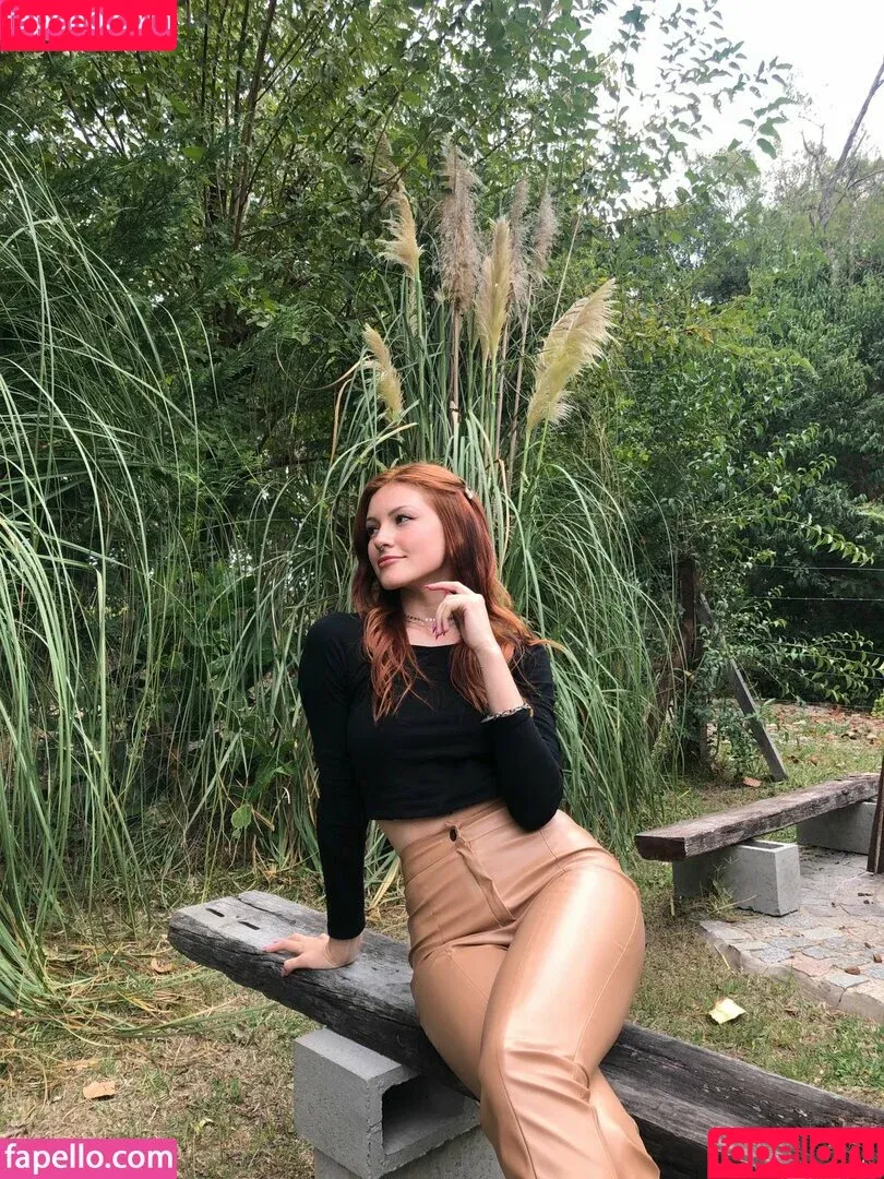 Mari Posa / Pari_Mosa / mariposssa2002 / yours_trueleee Onlyfans Photo Gallery 