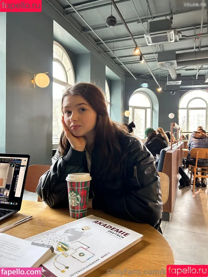 Malá Holčička / kleine.xenia / xeniaa_of Onlyfans Photo Gallery 