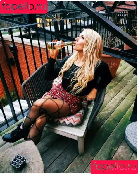 Session Moth Martina / mothfromdaflats / session_moth_martina / sessionmoth Onlyfans Photo Gallery 