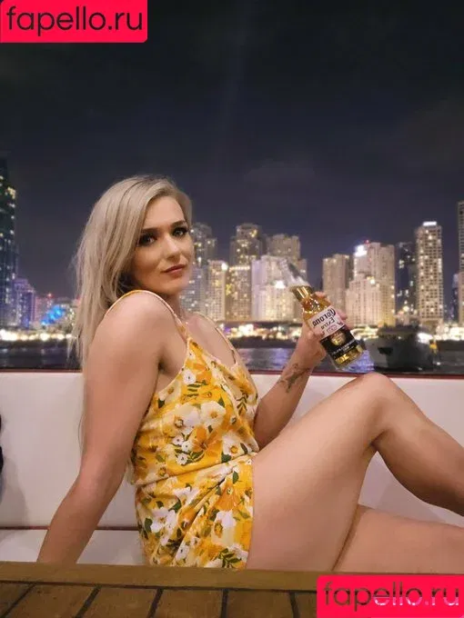 Session Moth Martina / mothfromdaflats / session_moth_martina / sessionmoth Onlyfans Photo Gallery 