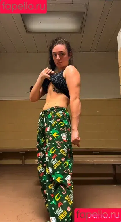 Kersten McAbee / Paige / paigeblossoms / paigetothestage Onlyfans Photo Gallery 