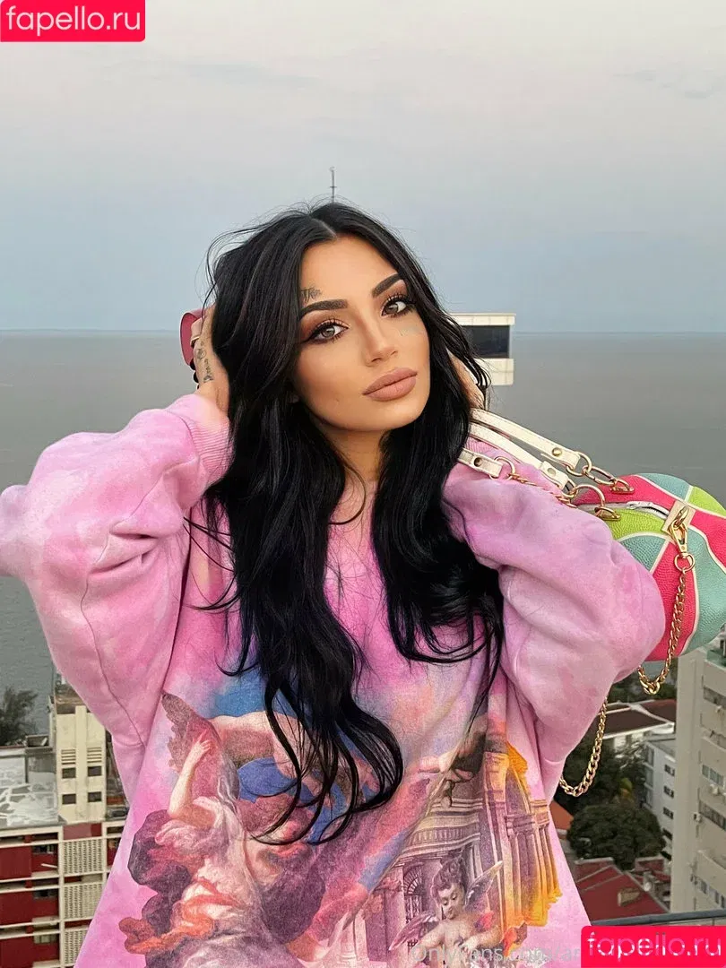 Ana Buhr Buldrini / anabbad / anabuhrbuldrini Onlyfans Photo Gallery 