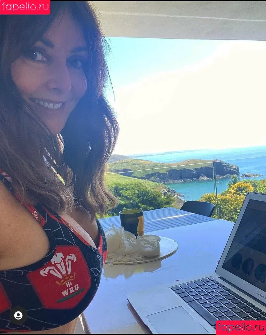 Carol Vorderman / carolvorders Onlyfans Photo Gallery 