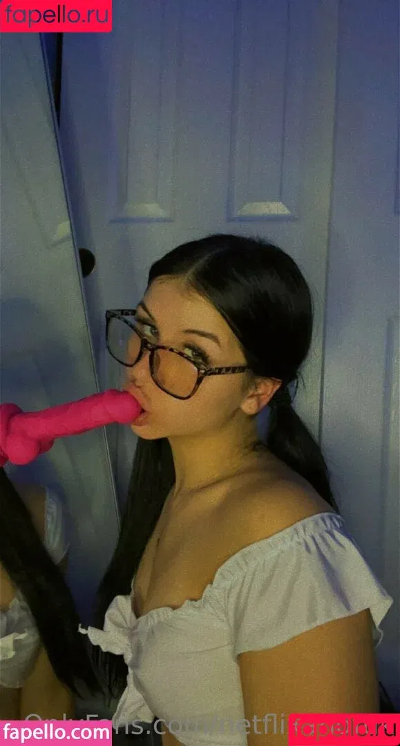 elizabethsnyder / lizzysnyder18 Onlyfans Photo Gallery 